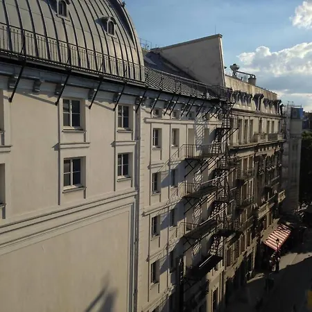 Parisian Flat Under The Roofs Appartamento